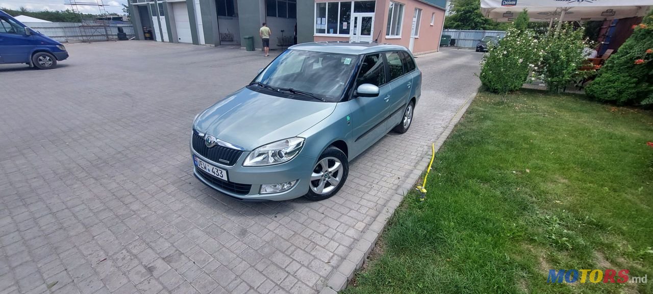 2012' Skoda Fabia photo #1