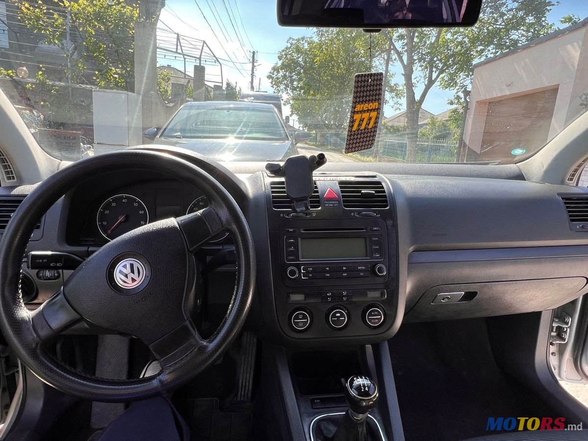 2006' Volkswagen Golf photo #5