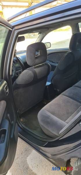 2001' Toyota Avensis photo #4