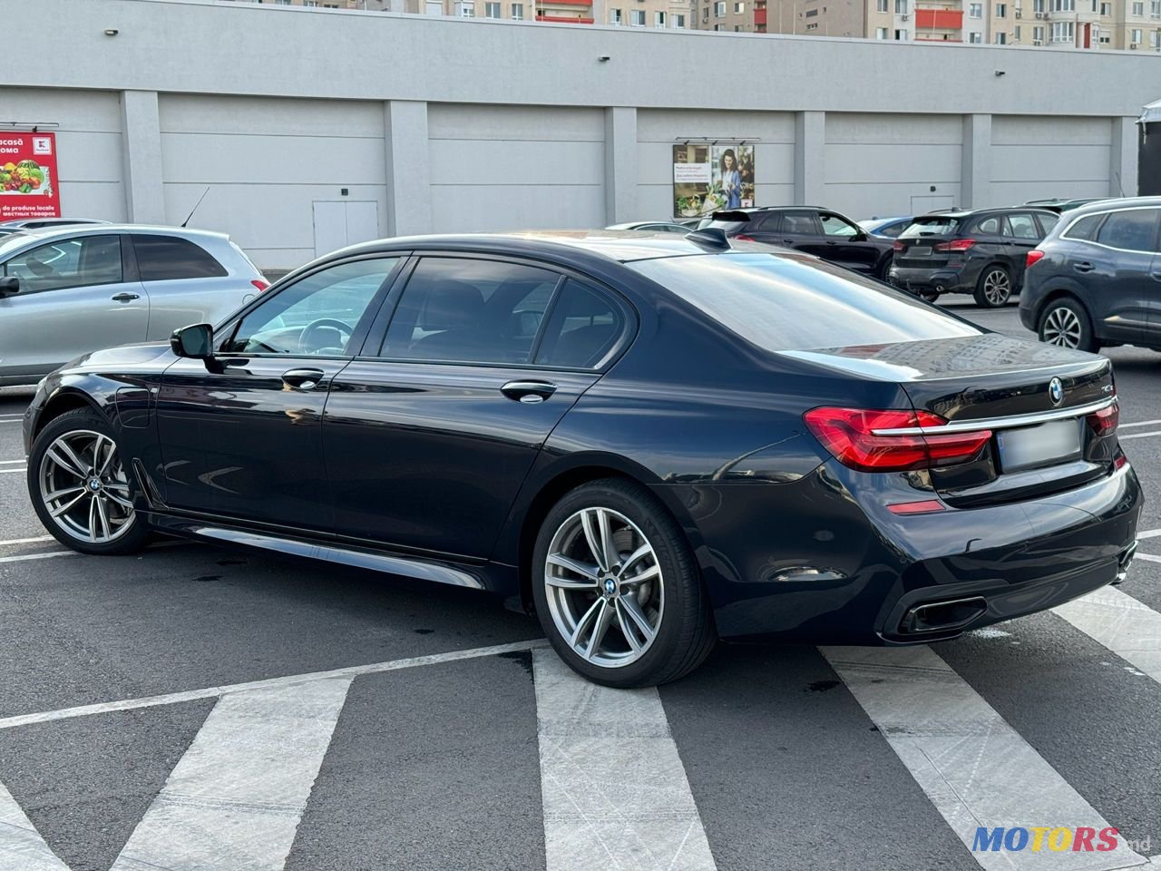 2017' BMW 7 Series photo #4