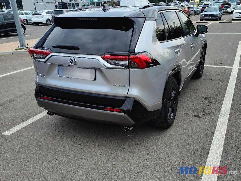 2020' Toyota RAV4 photo #2