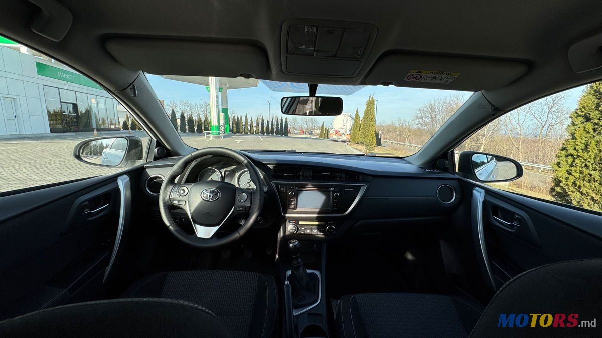 2015' Toyota Auris photo #6