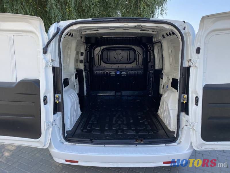 2010' Fiat Doblo photo #5