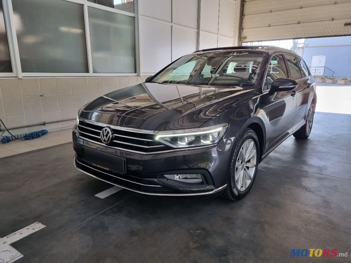 2019' Volkswagen Passat photo #2