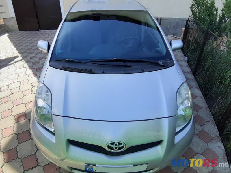 2009' Toyota Yaris photo #4