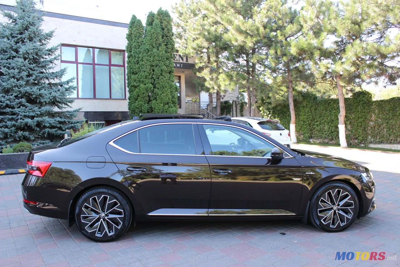 2019' Skoda Superb photo #5