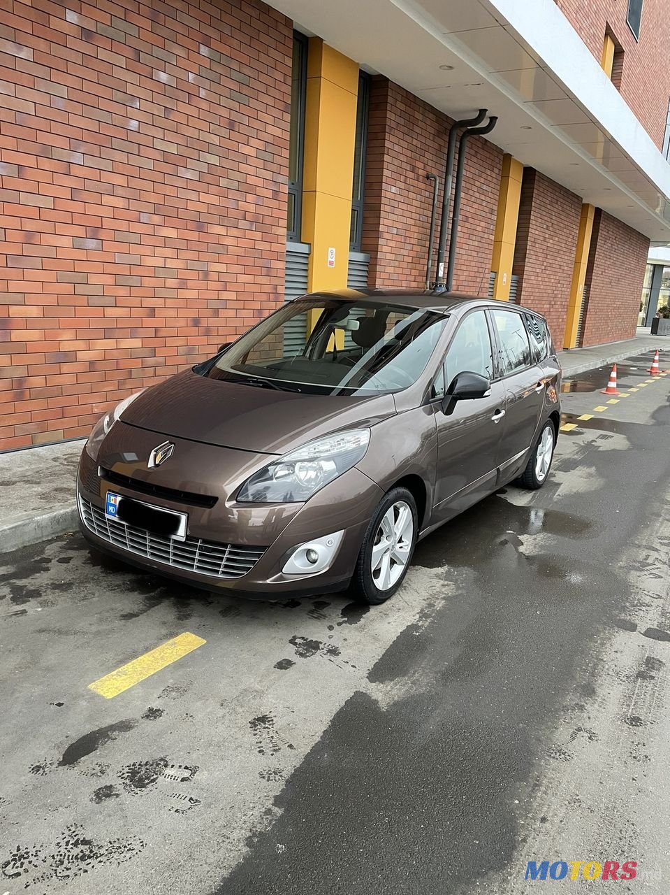 2011' Renault Grand Scenic photo #1