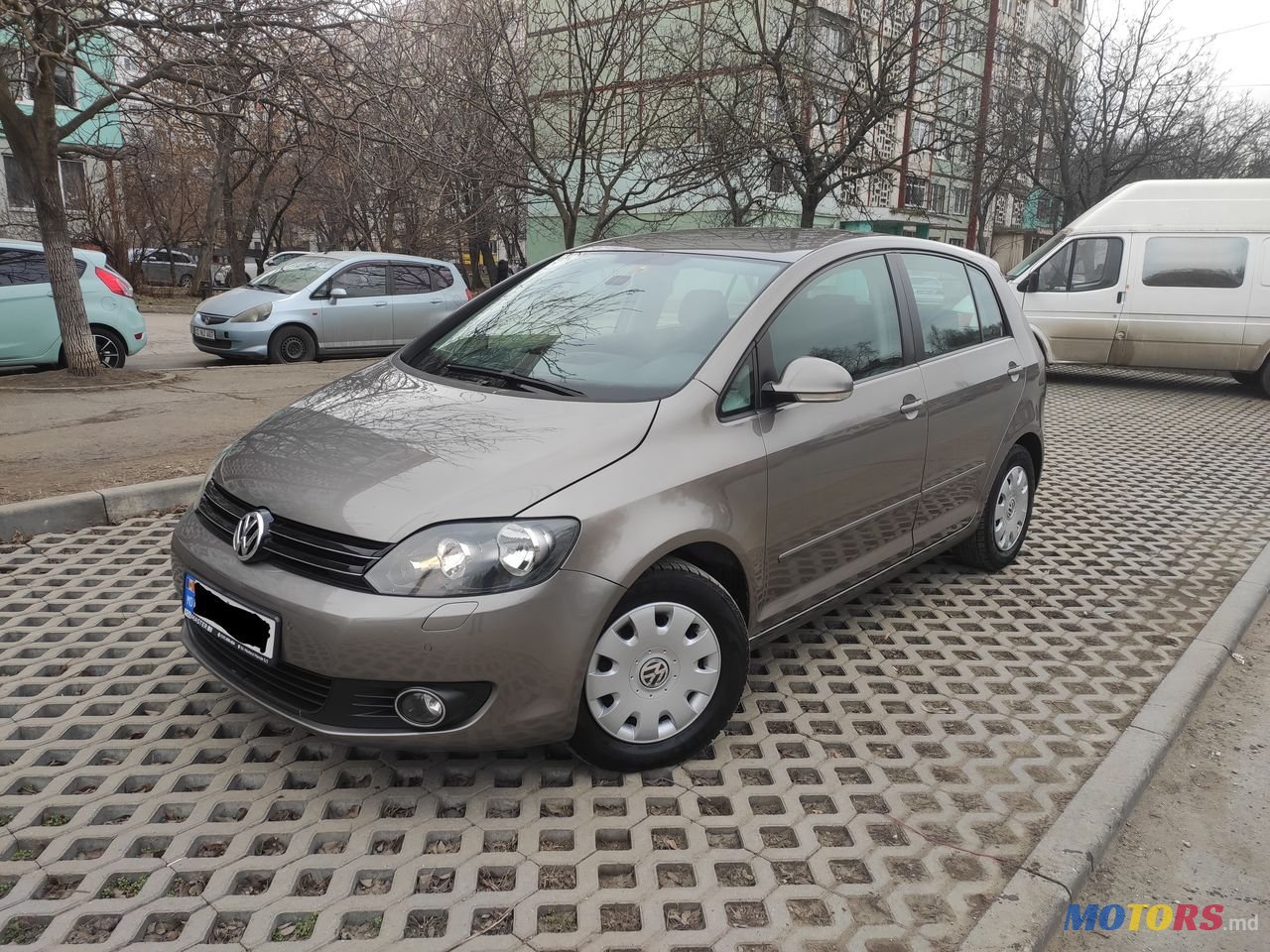 2010' Volkswagen Golf photo #2