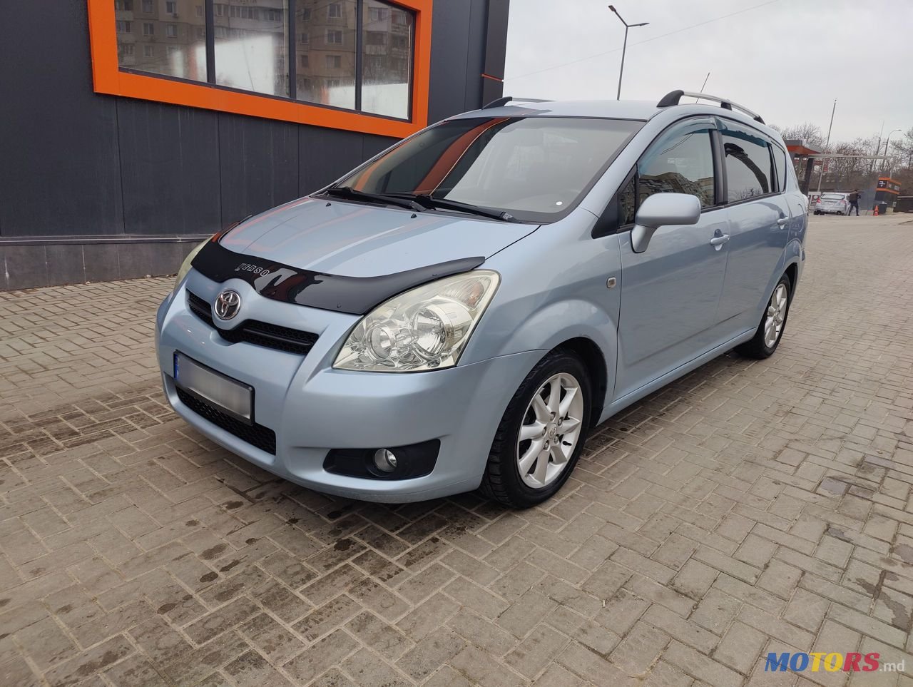 2009' Toyota Corolla Verso photo #1