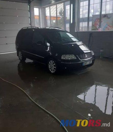 2005' Volkswagen Sharan photo #1