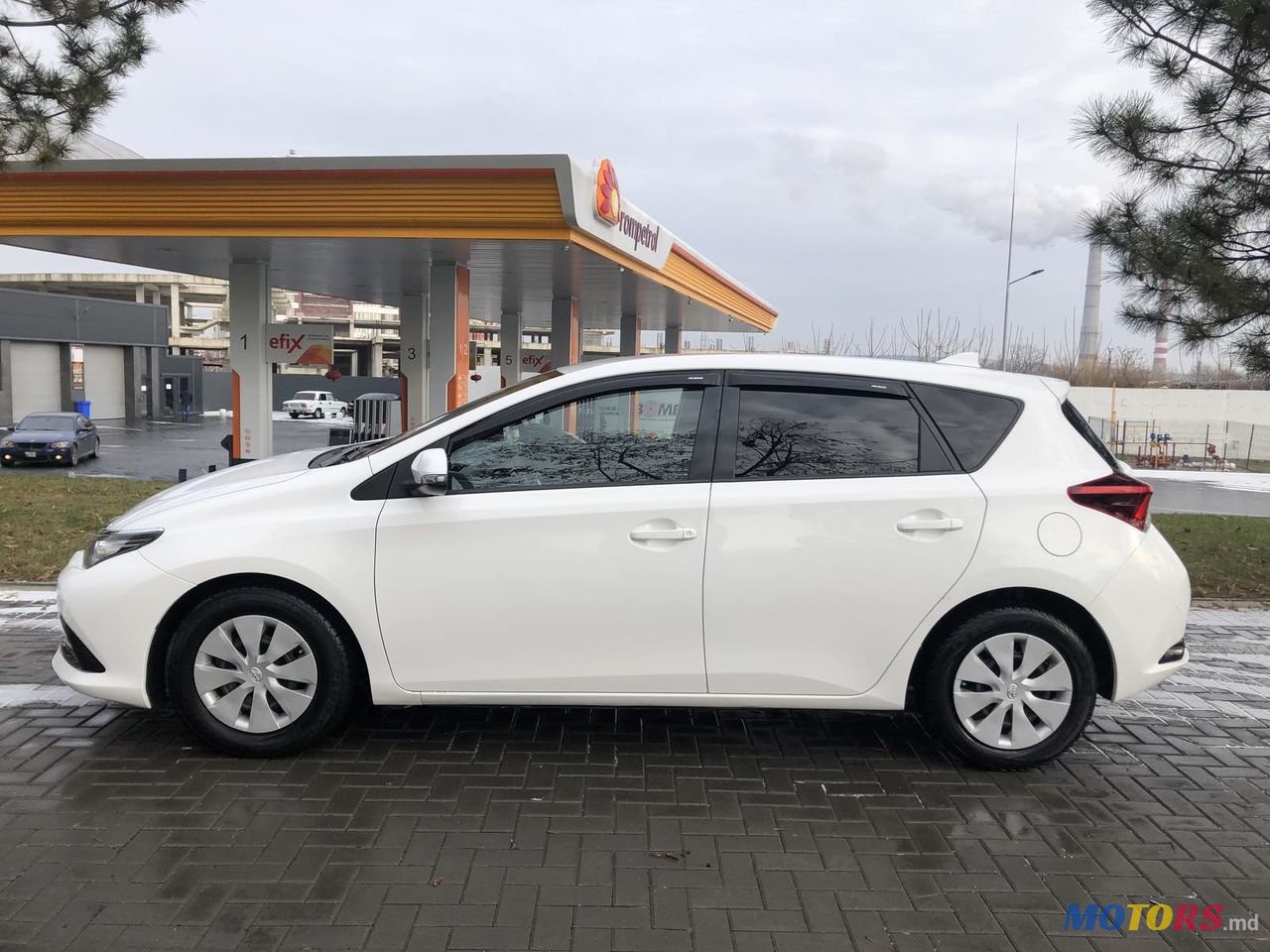 2015' Toyota Auris photo #3