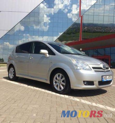 2005' Toyota Corolla Verso photo #1