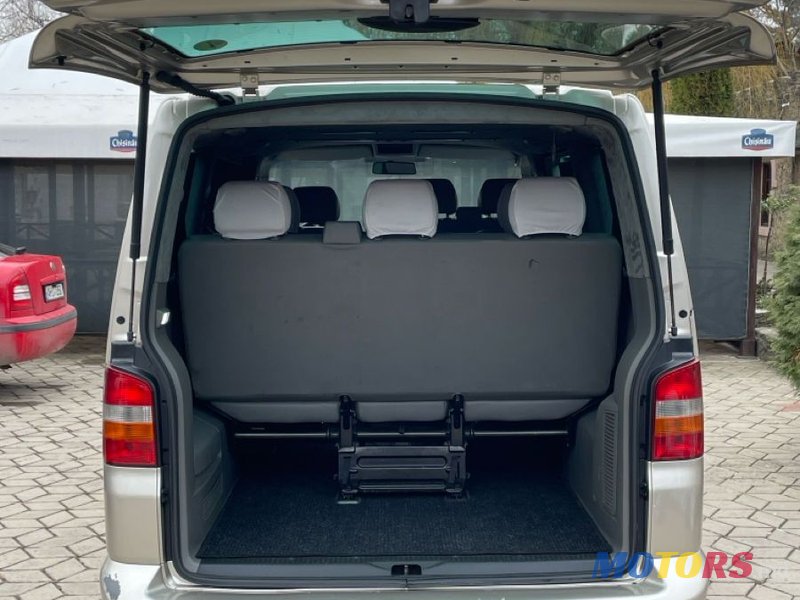 2006' Volkswagen Transporter photo #5