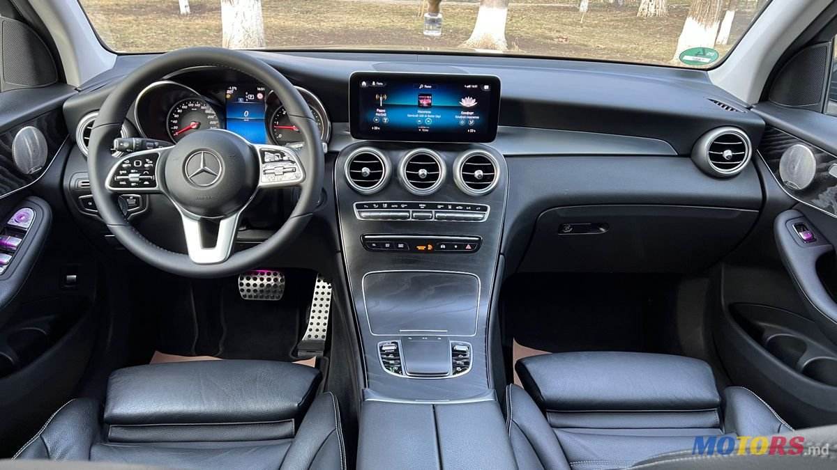 2021' Mercedes-Benz GLC photo #6