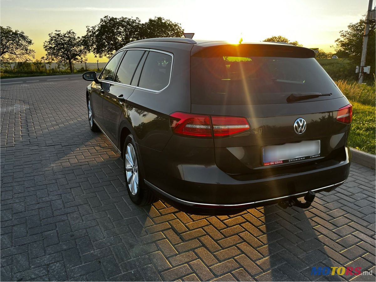 2015' Volkswagen Passat photo #4