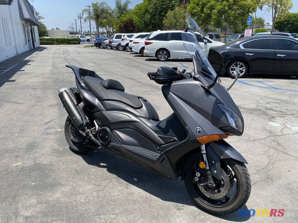 2015' Yamaha T-MAX photo #3