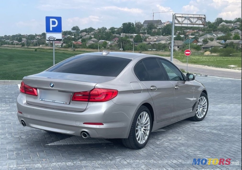 2017' BMW 5 Series G30 photo #3