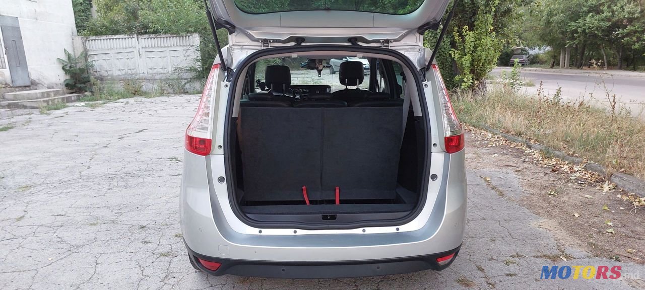 2015' Renault Grand Scenic photo #4