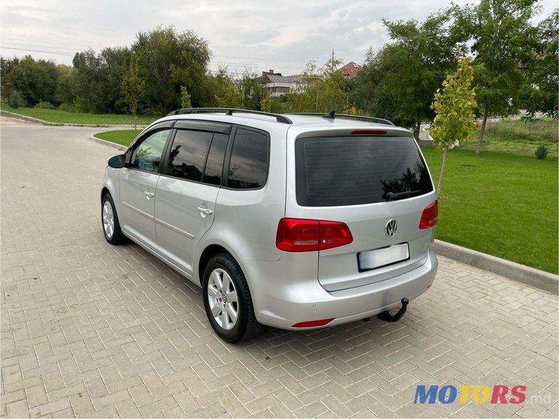 2012' Volkswagen Touran photo #3