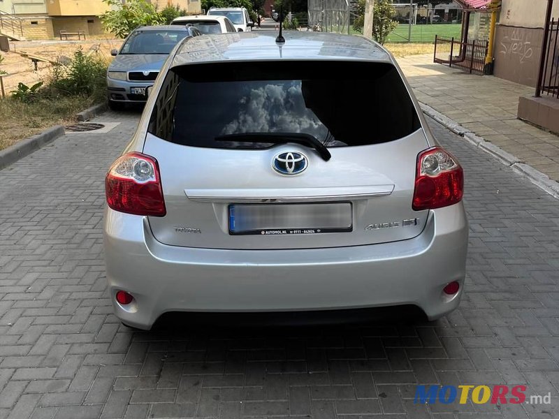 2011' Toyota Auris photo #4