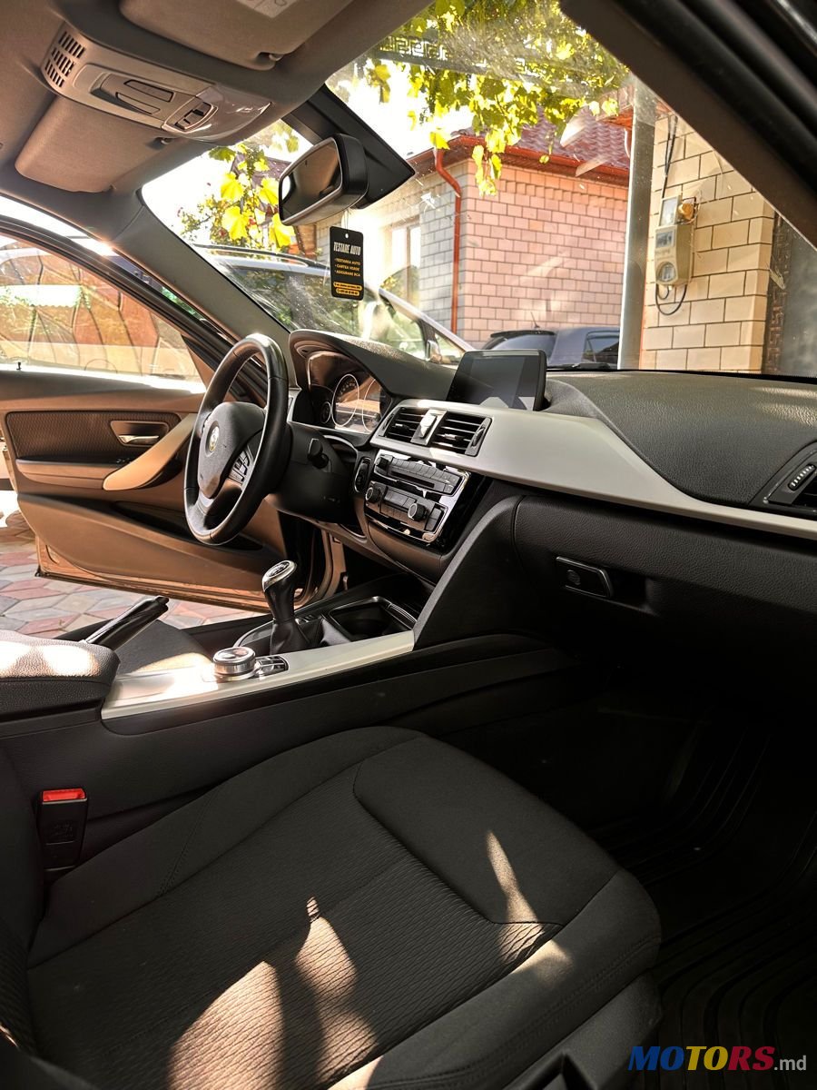 2017' BMW 3 Series photo #6