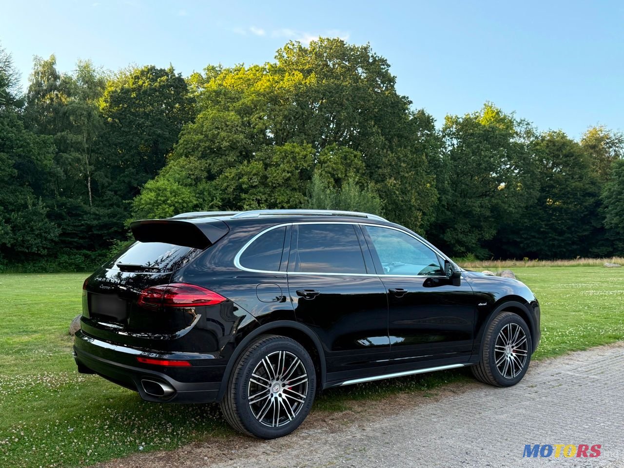 2015' Porsche Cayenne photo #3