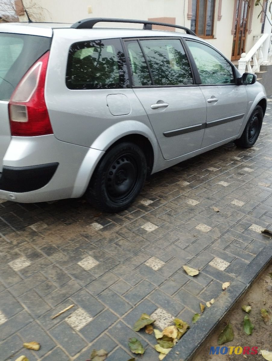 2008' Renault Megane photo #2