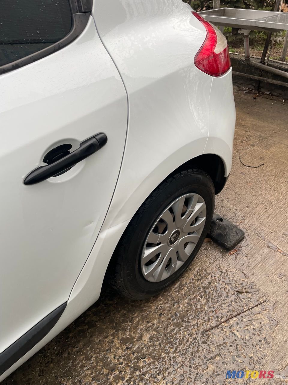 2011' Renault Megane photo #5