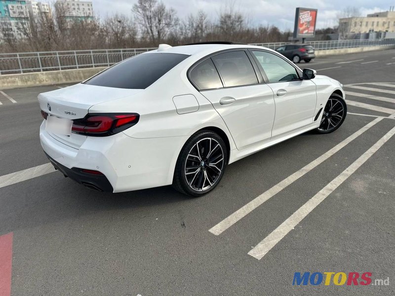 2020' BMW 5 Series photo #2