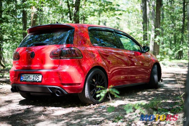 2010' Volkswagen Golf photo #5