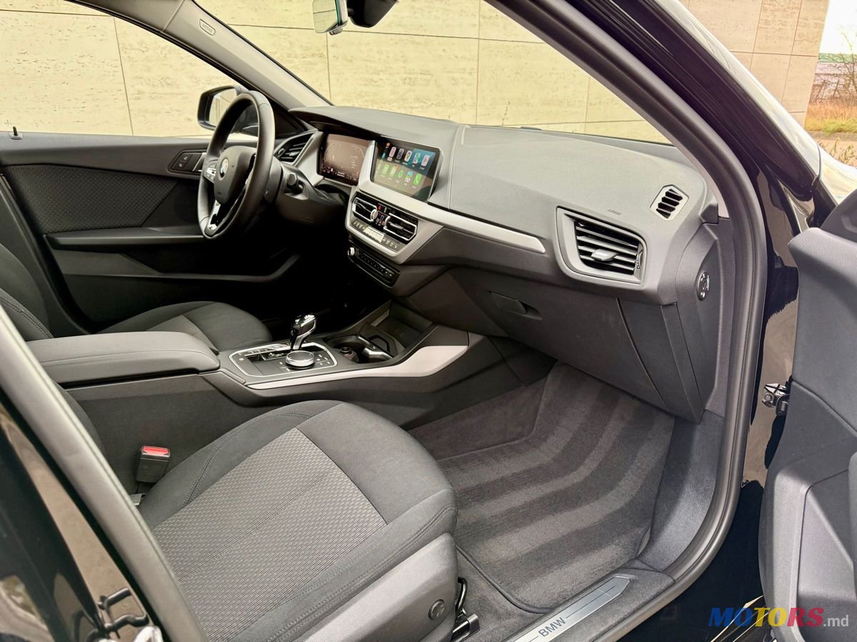 2021' BMW 1 Series photo #4