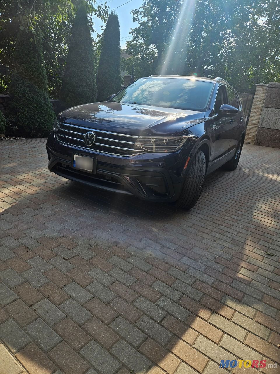 2022' Volkswagen Tiguan photo #3