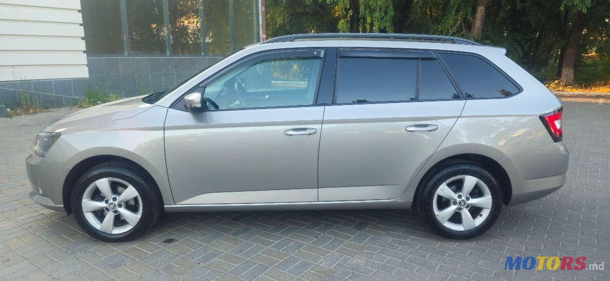 2015' Skoda Fabia photo #2