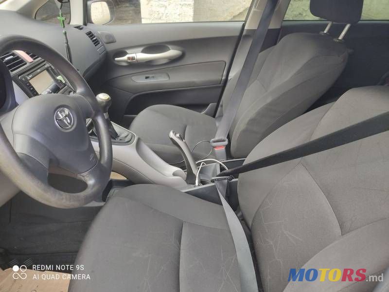 2007' Toyota Auris photo #4