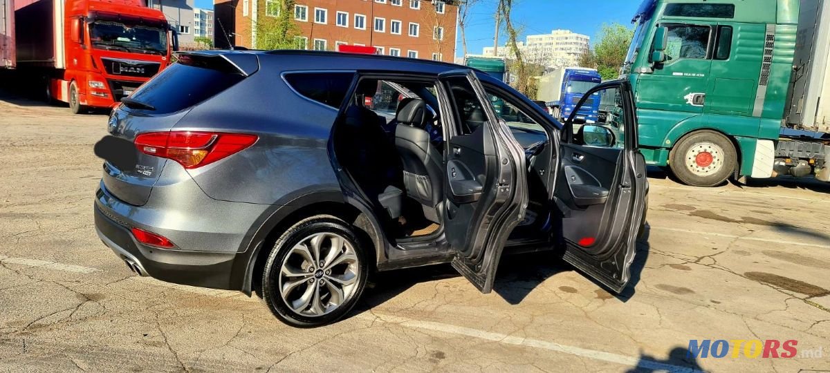 2015' Hyundai Santa Fe photo #6