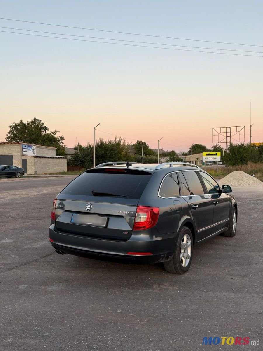 2014' Skoda Superb photo #3