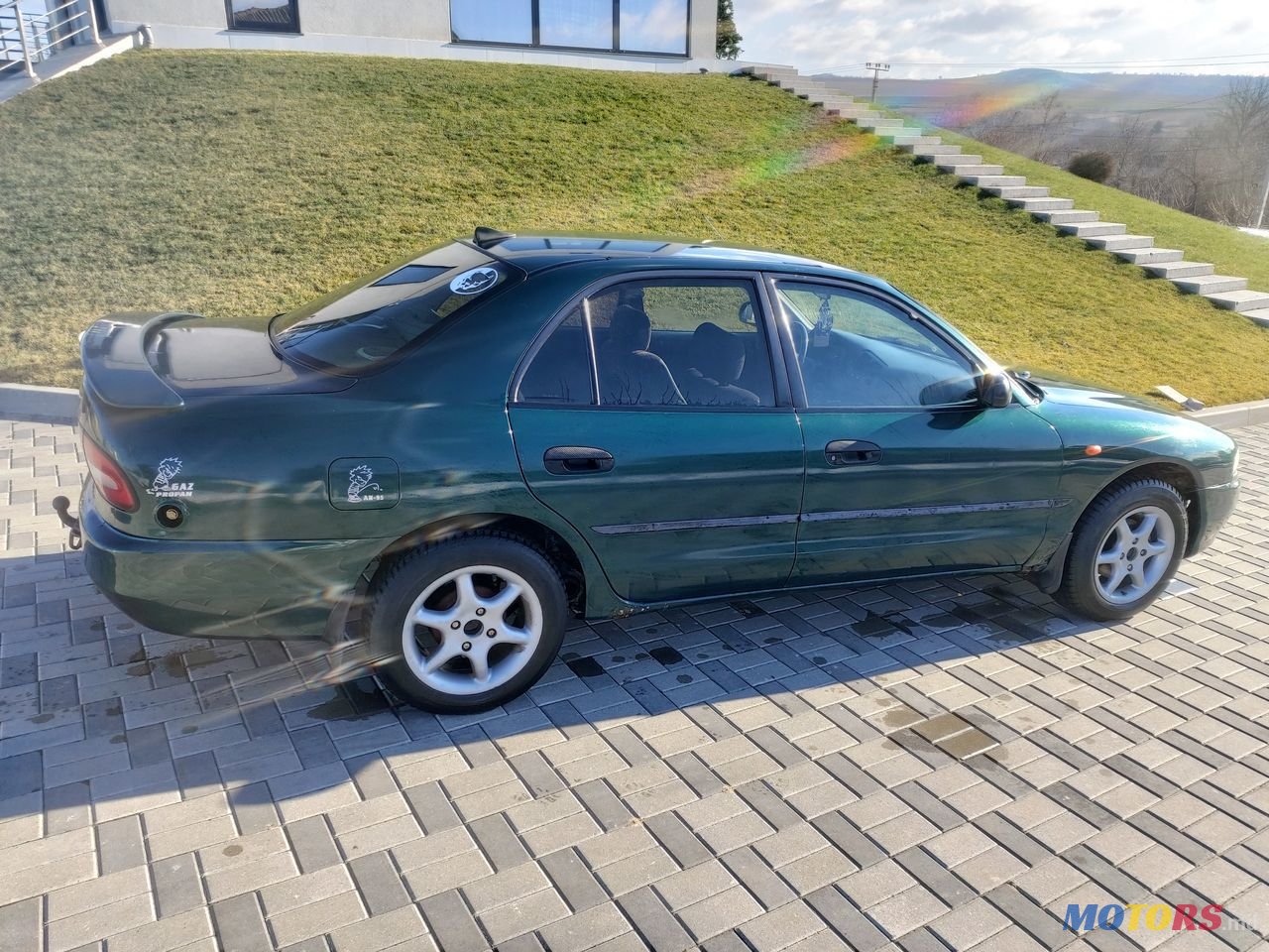 1998' Mitsubishi Galant photo #2