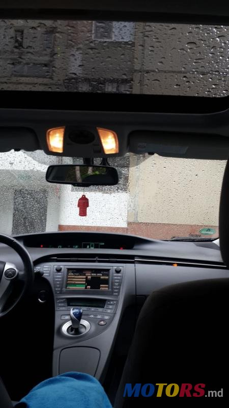 2010' Toyota Prius photo #3