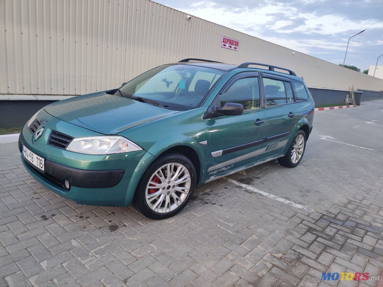 2004' Renault Megane photo #6