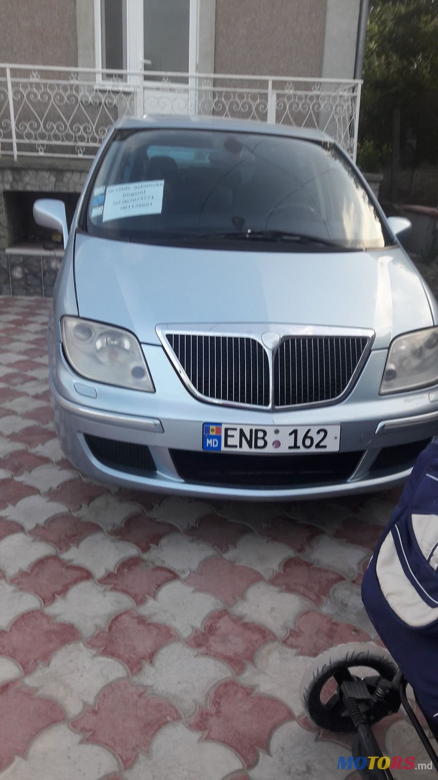 2004' Lancia Phedra photo #2