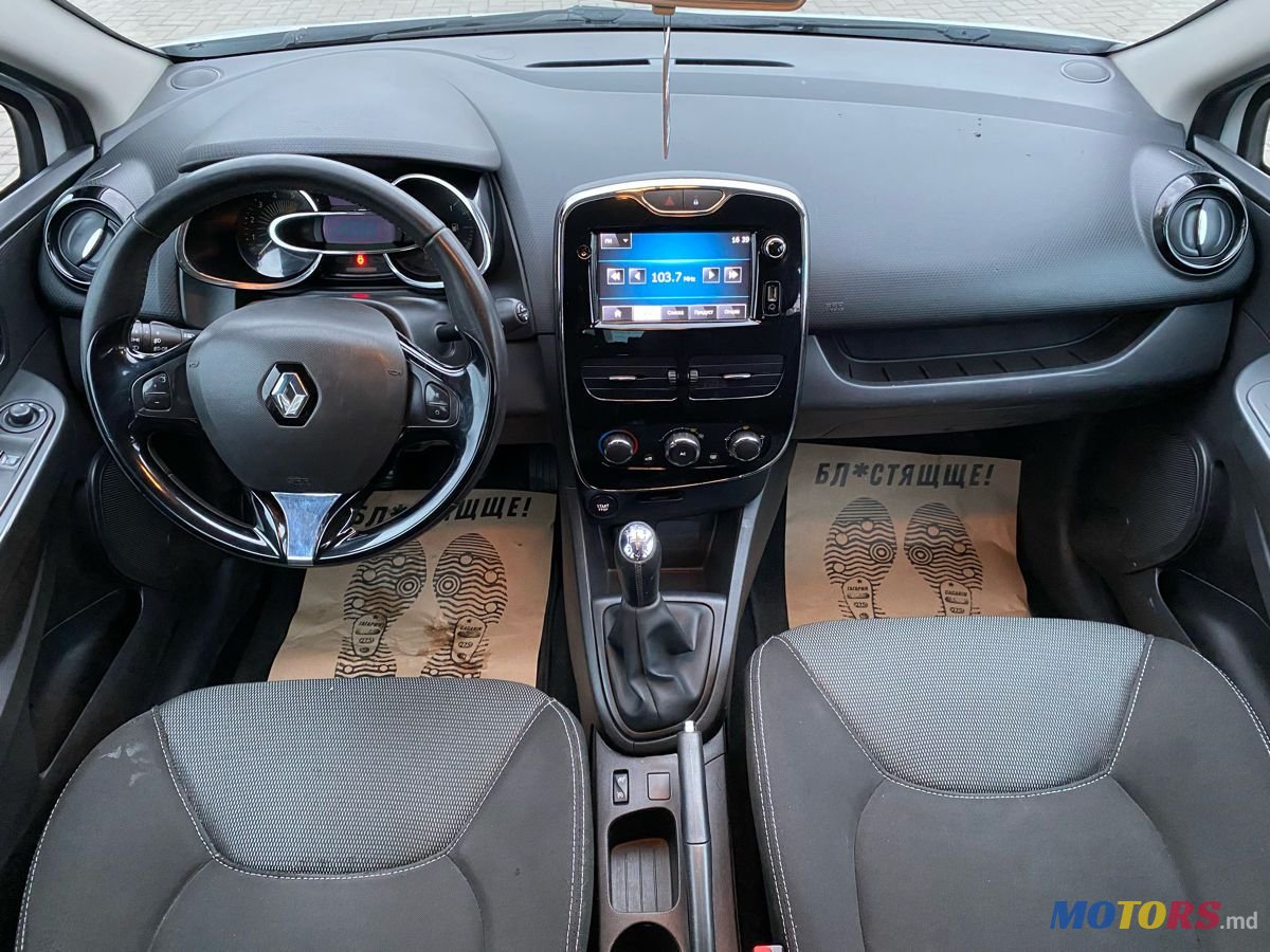 2013' Renault Clio photo #5