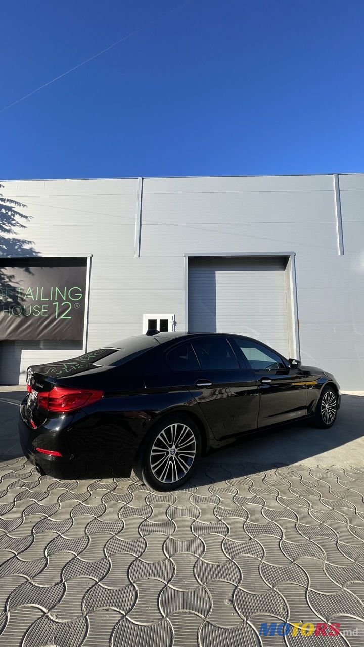 2017' BMW 5 Series photo #2