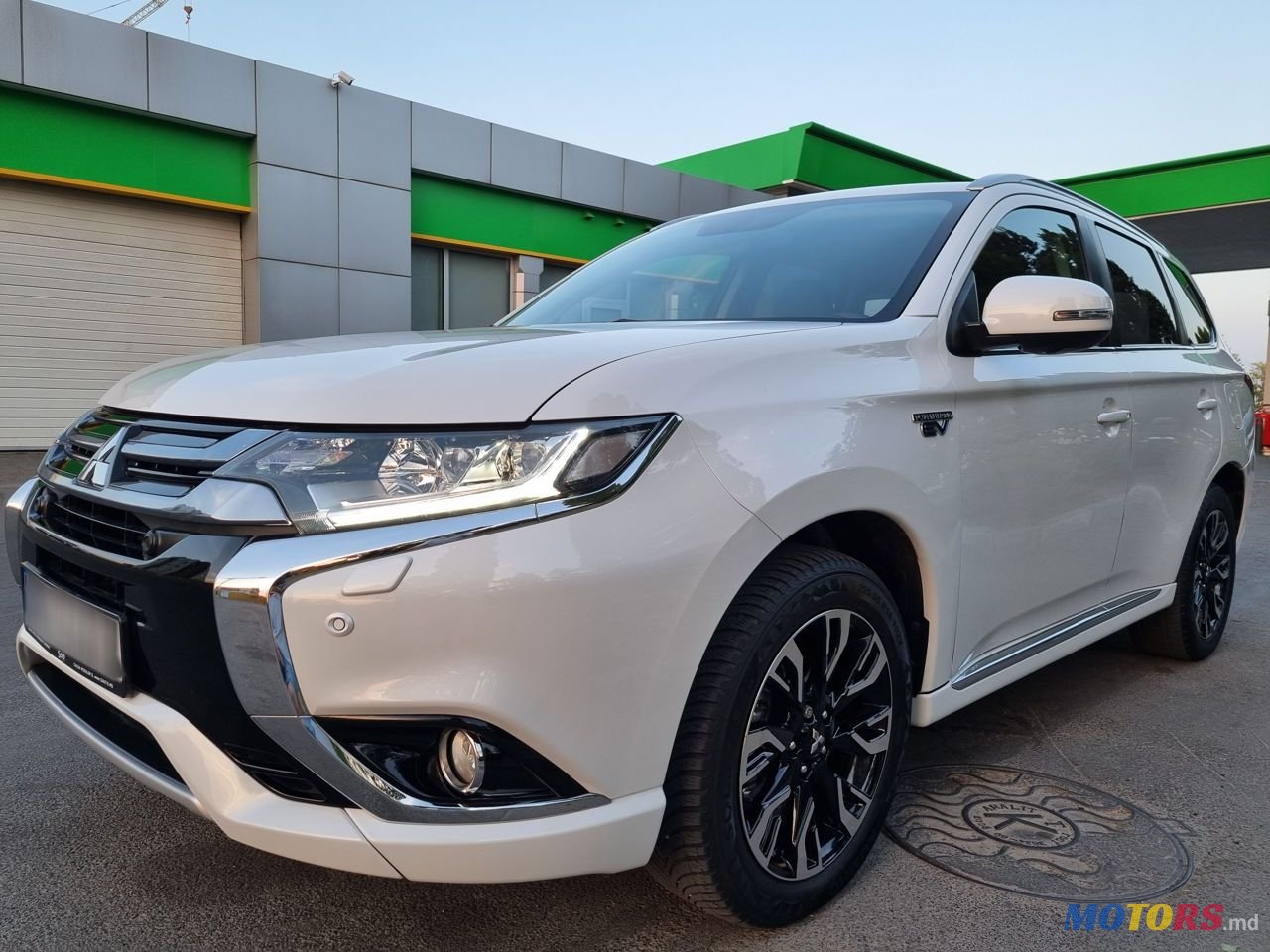2015' Mitsubishi Outlander photo #1