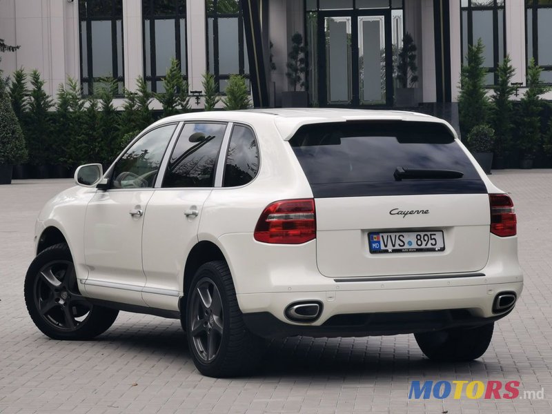 2009' Porsche Cayenne photo #3