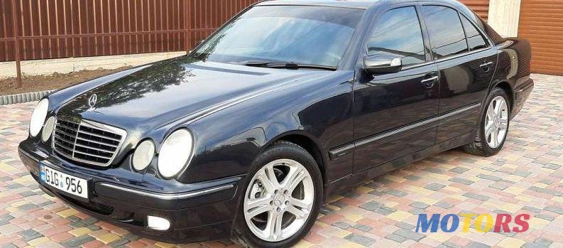 2002' Mercedes-Benz E photo #1