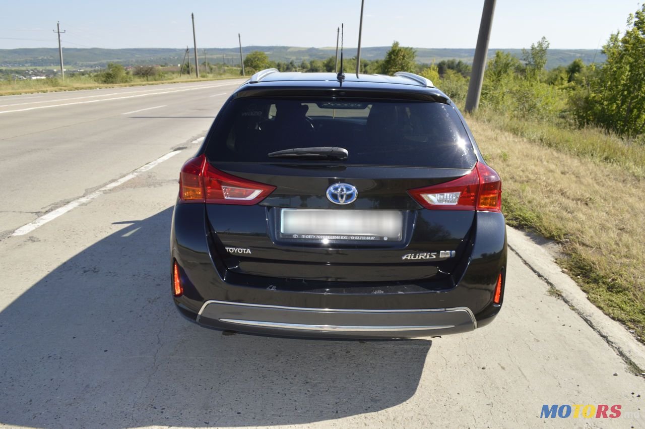 2014' Toyota Auris photo #2