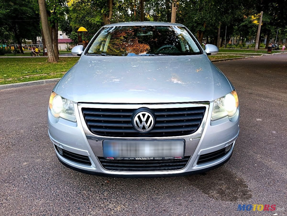 2008' Volkswagen Passat photo #3
