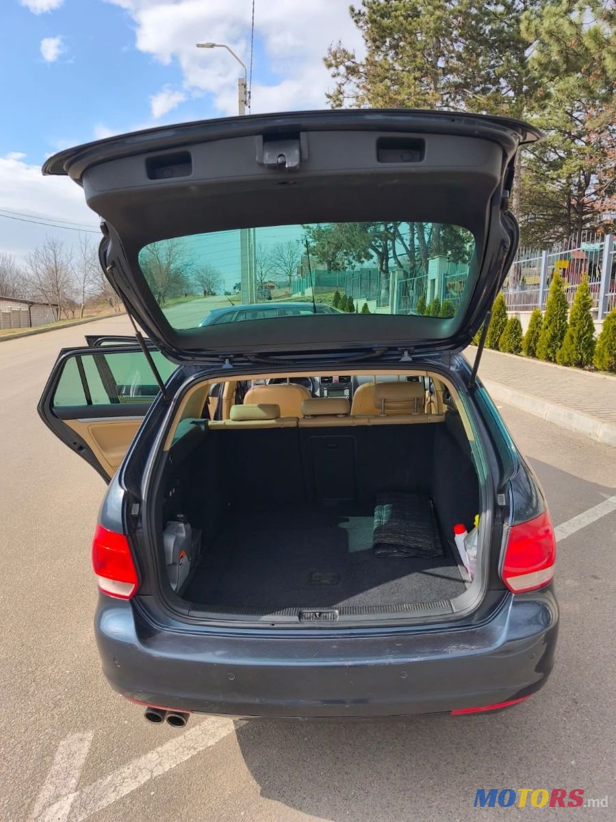 2008' Volkswagen Golf photo #6