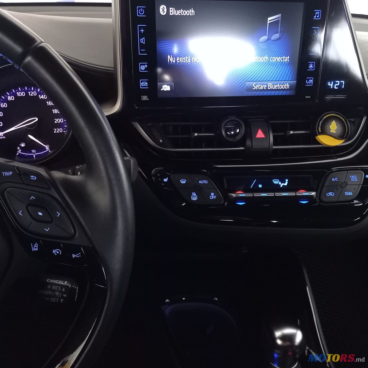 2019' Toyota C-HR photo #4