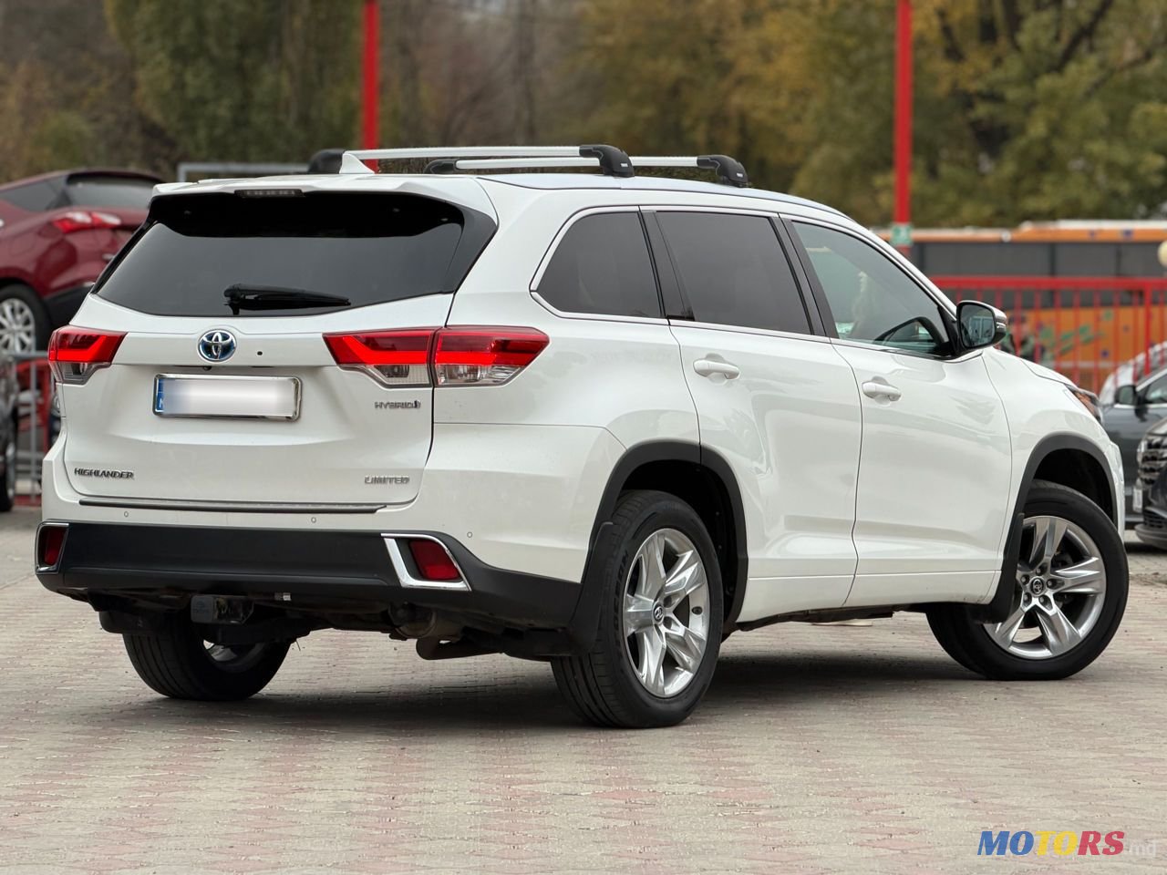 2017' Toyota Highlander photo #3